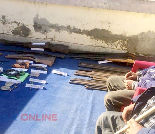 हतियार कारखानामा प्रहरीको छापा, ११ थान हतियार बरामद
