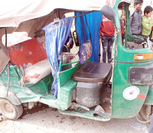 बसले अटोलाई ठक्कर दिदा एकको मृत्यु