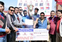 पद्मोदयले चुम्यो क्रिकेट कप