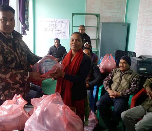 कृषकहरुलाई बेमौसमी तरकारीका बीउ वितरण