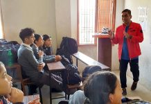 विद्यार्थीलाई साइकलको महत्त्वबारे जानकारी