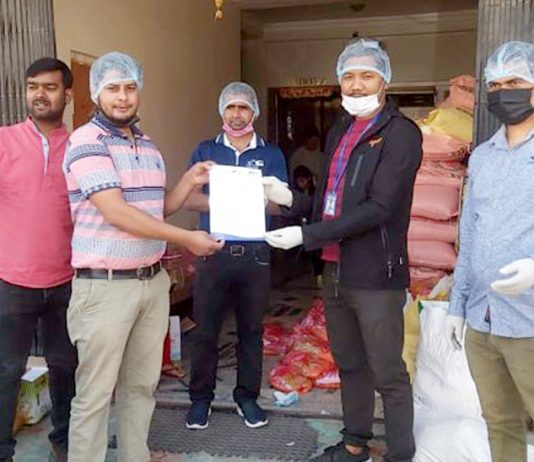 त्रिभुवननगर जेसीजद्वारा उपमहानगरपालिकालाई खाद्यान्न सामग्री हस्तान्तरण
