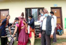 अति बिपन्न २ सय परिवारलाई दार्मा सरकारको राहत
