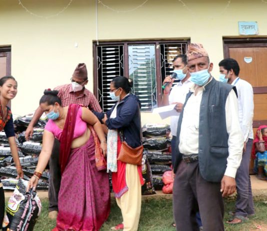 अति बिपन्न २ सय परिवारलाई दार्मा सरकारको राहत