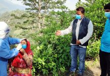 समुदायमा एन्टिजेन परीक्षणसँगै त्रिभुवननगर जेसीजको निःशुल्क औषधि वितरण