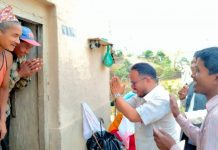 दङ्गीशरणका एमाले उम्मेद्वार चुनावी घरदैलोमा