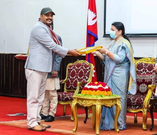 पत्रकार घिमिरेलाई राष्ट्रपतिद्वारा प्रेस काउन्सिल युवा पत्रकारिता पुरस्कार