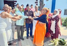 वार्षिक तिथिको अवसरमा अग्निपीडितलाई भुसाल परिवारको सहयोग