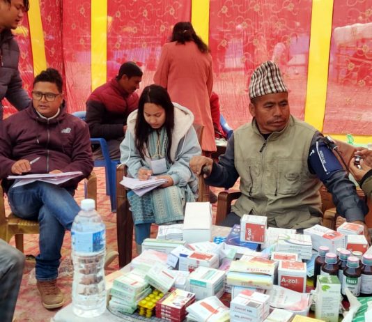 बाह्रकुने स्वास्थ्य शिविरबाट ३ सय बढीले लिए आकस्मिक स्वास्थ्य सेवा