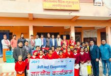 त्रिभुवननगर जेसीजद्वारा गुरुकुललाई सहयोग सामग्री हस्तारन्तरण