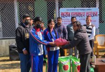 ज्ञानमालाका विद्यार्थीले गरे खाद्यान्न सहयोग