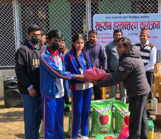 ज्ञानमालाका विद्यार्थीले गरे खाद्यान्न सहयोग