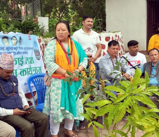 सहिद दिवसमा निजामती कर्मचारी संगठनले गर्यो धारपानीमा वृक्षारोपण तथा सरसफाइ