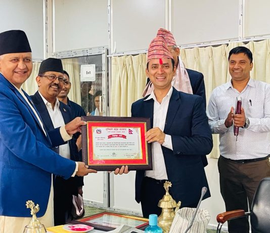 जनतालाई सेवा दिँदा कर्मचारी सहजकर्ताको भूमिकामा रहनुपर्छः मुख्यमन्त्री आचार्य