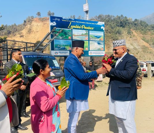 लुम्बिनीका मुख्यमन्त्री आचार्यद्धारा गण्डकीका मुख्यमन्त्री पाण्डेलाई पाल्पामा स्वागत