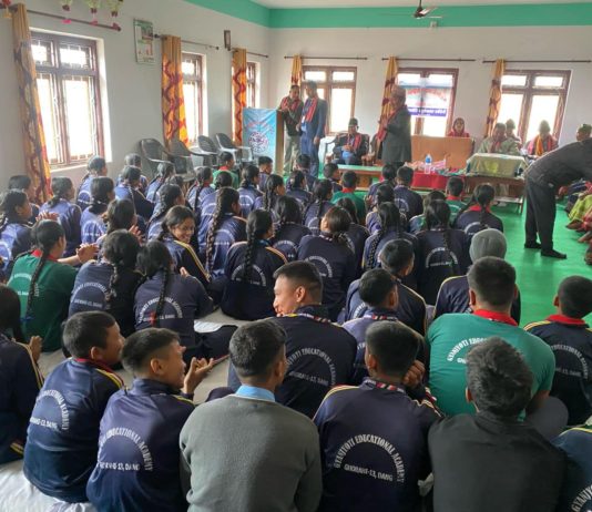 ज्ञानज्योती घोराहीद्वारा बृद्धाश्रमलाई सहयोग