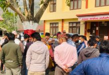 मुख्यमन्त्री आचार्यद्वारा अर्घाखाँची दुर्घटनाका पीडित परिवारसंग भेट