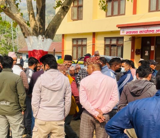 मुख्यमन्त्री आचार्यद्वारा अर्घाखाँची दुर्घटनाका पीडित परिवारसंग भेट