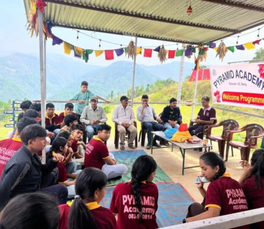पिरामिडले गर्याे नव आगन्तुक विद्यार्थीलाई स्वागत