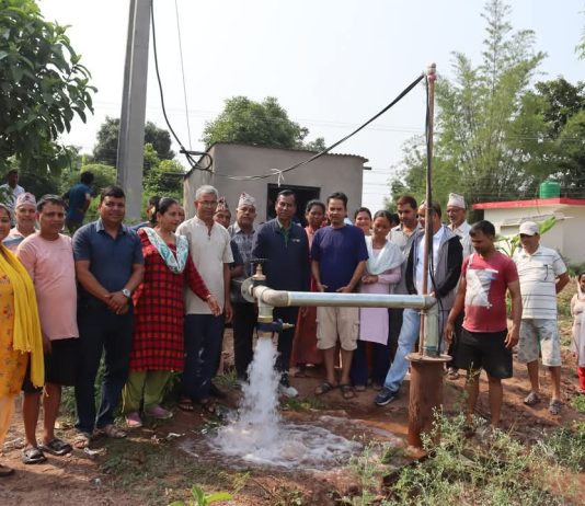 सुनपुर थारुगाउँमा डिप बोरिङ सञ्चालन