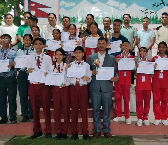 प्याब्सन घाेराहीकाे हाजिरीजवाफ प्रतियोगिताकाे विजेता प्रज्ञान एकेडेमी
