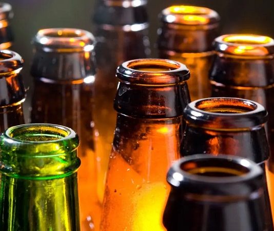 सिसाका बोतलमा प्लास्टिकको भन्दा बढी माइक्रोप्लास्टिक फेला