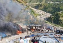 बाजुराको बाम्का बजारमा भीषण आगलागी, दर्जनभन्दा बढी पसल जले