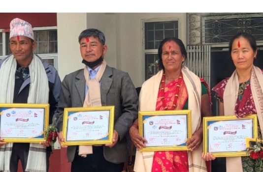 रोल्पाका चार उत्कृष्ट पशुपालक कृषक सम्मानित