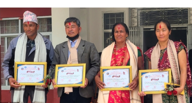रोल्पाका चार उत्कृष्ट पशुपालक कृषक सम्मानित