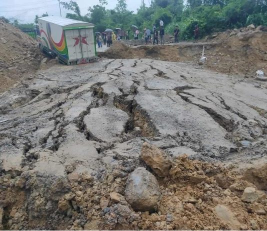 पहिरोका कारण आज विभिन्न सडक अवरुद्ध : नवलपरासीको दाउन्नेमा पनि समस्या