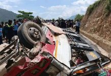 सल्यानमा यात्रुवाहक गाडी दुर्घटना