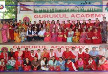 गुरुकुलका विद्यार्थीबाट महिला कर्मचारी र शिक्षिकालाई तिज कोसेली