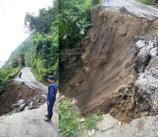 पहिरोले कर्णाली राजमार्गको सुर्खेत–जुम्ला सडकखण्ड अवरुद्ध तस्बिरः सामाजिक संजाल