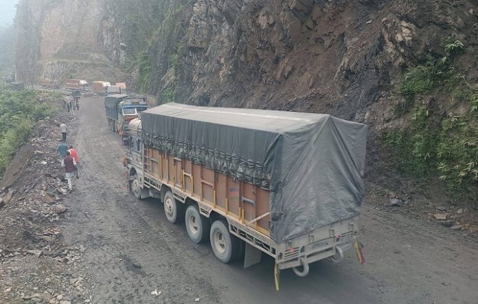 तस्बिर : सडक डिभिजन भरतपुर चितवन