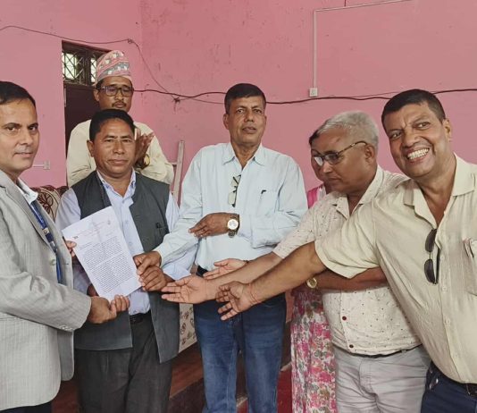 शिक्षकहरुले बुझाए ध्यानाकर्षण पत्र