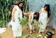 छोरीले बुबाको काजकिरिया गर्न खोज्दा सामाजिक बहिष्कारको धम्की