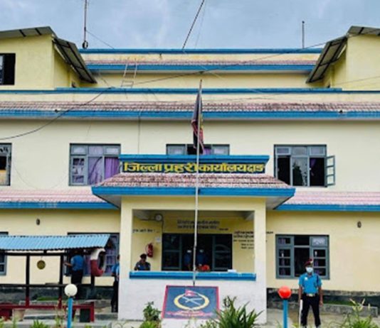 दाङ प्रहरीले बिलबिजकबिनाको सामान नकिन्न र लुटिएका सामग्री फिर्ता गर्न आग्रह