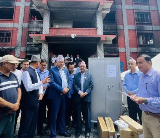 दाङमा जेन्जी आन्दोलनको आगजनी प्रभावित कार्यालयको मुख्यमन्त्रीद्वारा अनुगमन