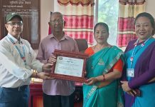 लमही नगरपालिकाले स्वास्थ्य सेवामा योगदान पुऱ्याएपछि प्राप्त गर्यो ‘कदर पत्र’