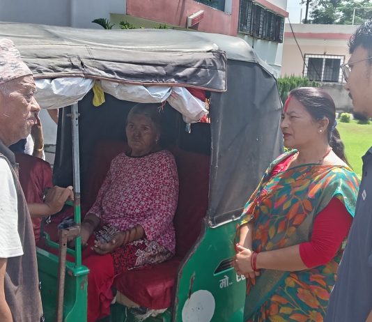 लमही नगरपालिकाद्वारा अपाङ्ग परिचयपत्र वितरण