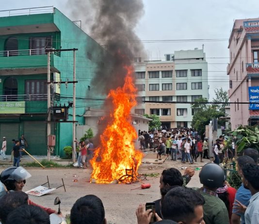 घोराहीको होटेल मालाइनमा तोडफोड र आगजनी, साढे तीन करोडको क्षति