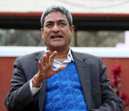 गृहमन्त्री लेखकले दिए राजीनामा