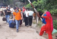 चाडपर्व नजिकिएसँगै भारत गएका नेपाली घर फर्कँदै