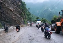 अवरुद्ध नारायणगढ मुग्लिन सडक दुईतर्फी खुल्यो तस्बिर : सडक डिभिजन भरतपुर चितवन