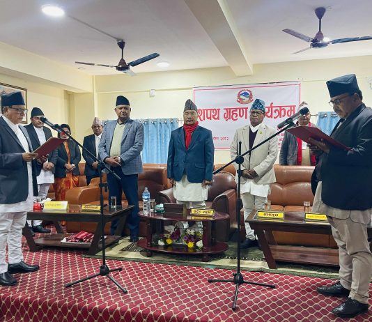 लोक सेवा आयोगका अध्यक्ष र सदस्यले लिए सपथ