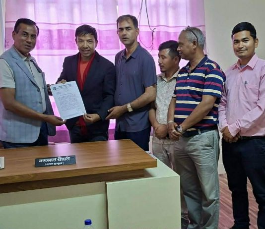पत्रकार महासंघद्वारा नेपाल नगरपालिका सङ्घलाई ज्ञापनपत्र