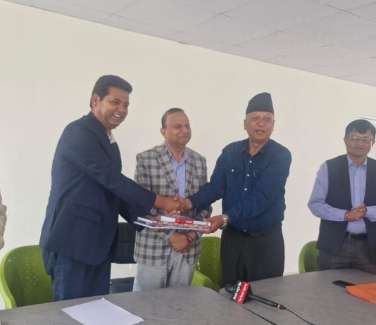 एमालेको विचार हरेक मोबाइल स्क्रिनसम्म पुर्याउँछौं’: निरज आचार्य