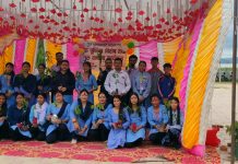 गुरु पूर्णिमामा गुरुहरुलाई बिरुवा उपहार