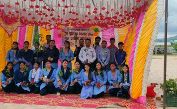 गुरु पूर्णिमामा गुरुहरुलाई बिरुवा उपहार