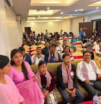 ज्ञानज्योति एजुकेसनल एकेडेमीद्वारा कक्षा ११ का विद्यार्थीलाई स्वागत
